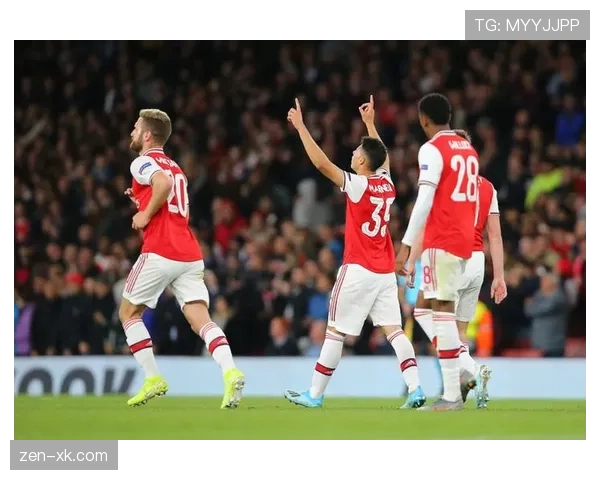 库杜斯与马丁内利：冲击型边锋的战术适配性与成长轨迹差异分析